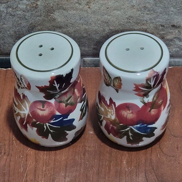WCL Fruit Leaf Salt Pepper Shakers Cream Autumn Colors Ceramic Fall Thanksgiving - Picture 3 of 9